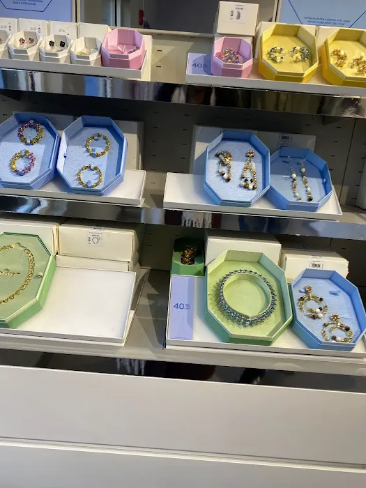 Swarovski Woodbury Outlets 5