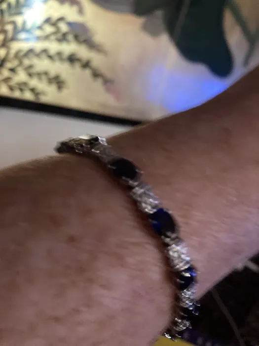 Lee's Jewelry 4