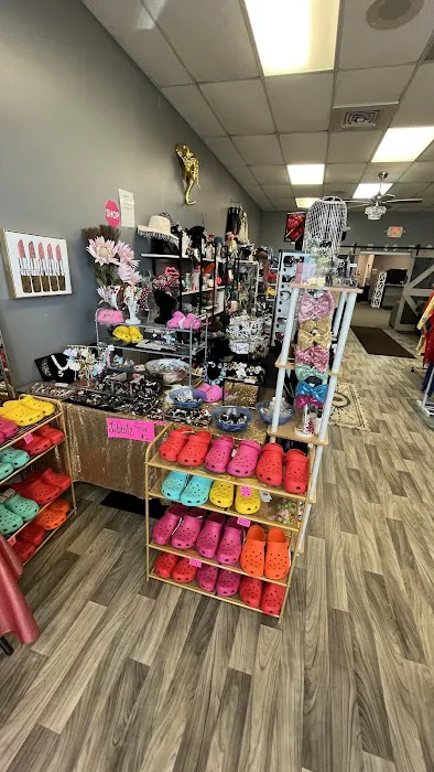 Nestly's Treasures Boutique 4