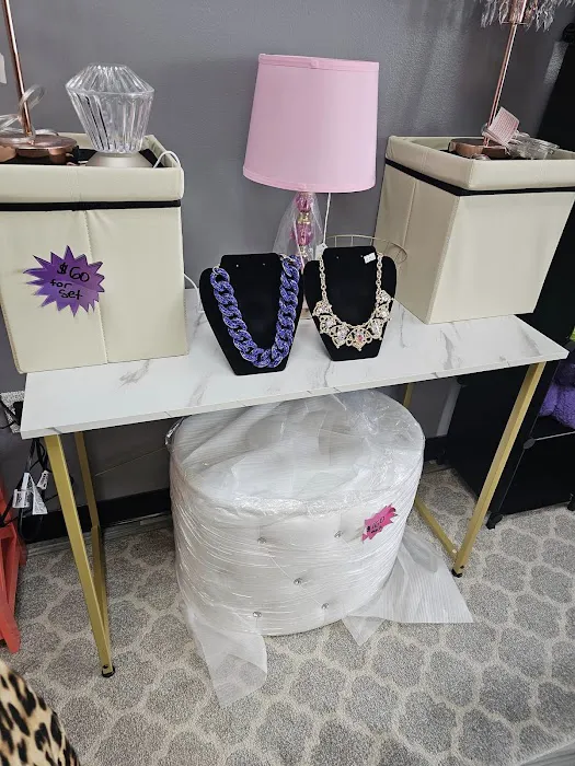 Nestly's Treasures Boutique 4