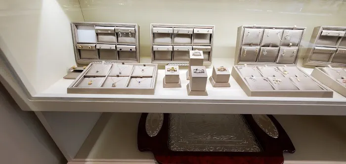 Holsten Jewelers Since 1912 4