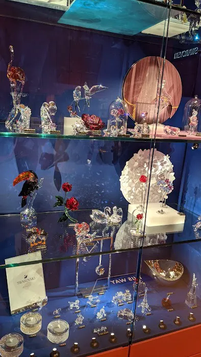 Swarovski 4