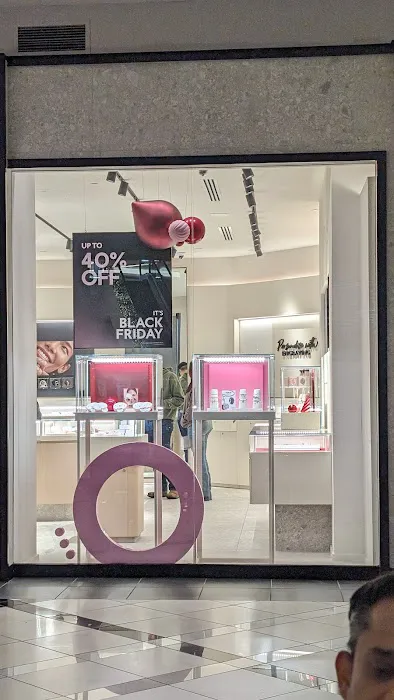 Pandora Quaker Bridge Mall 4