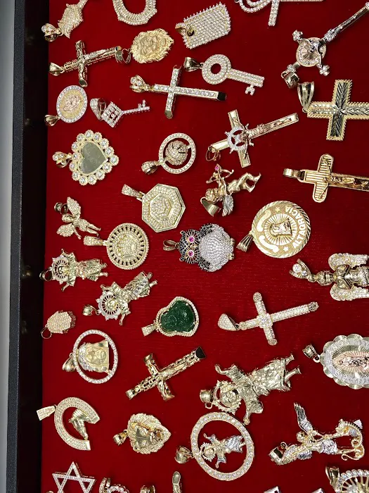 Elizabeth & Co. Fine Jewelry - 1591 Saint Nicholas ave 4