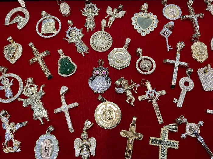 Elizabeth & Co. Fine Jewelry - 1591 Saint Nicholas ave 4