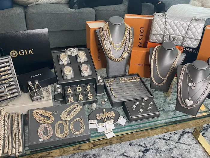 Elizabeth & Co. Fine Jewelry - 1591 Saint Nicholas ave 4