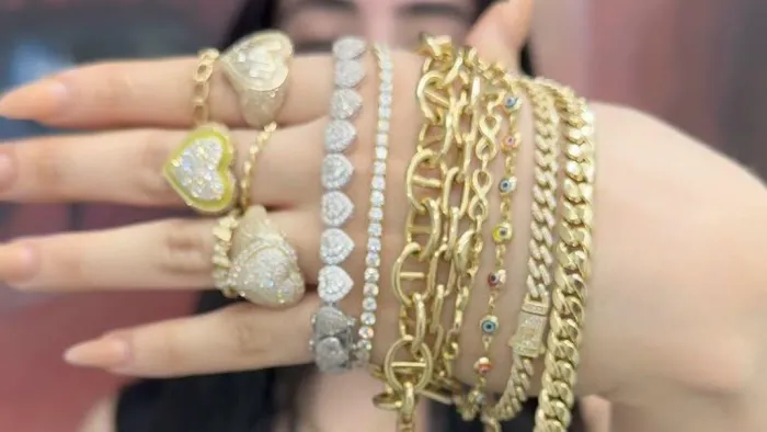 Jay Jewelry Corp. 4
