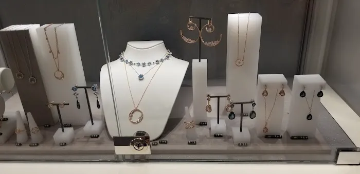 Swarovski 4