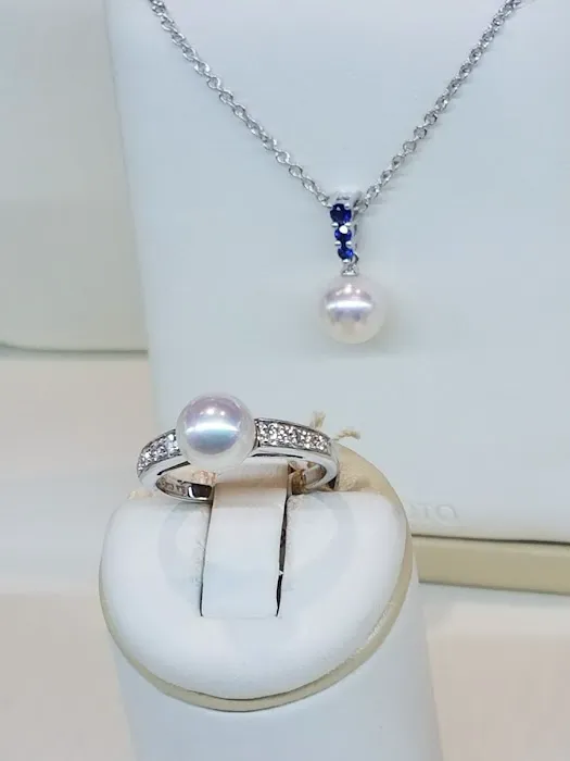 R & M Woodrow Jewelers 4