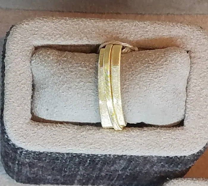 R & M Woodrow Jewelers 4