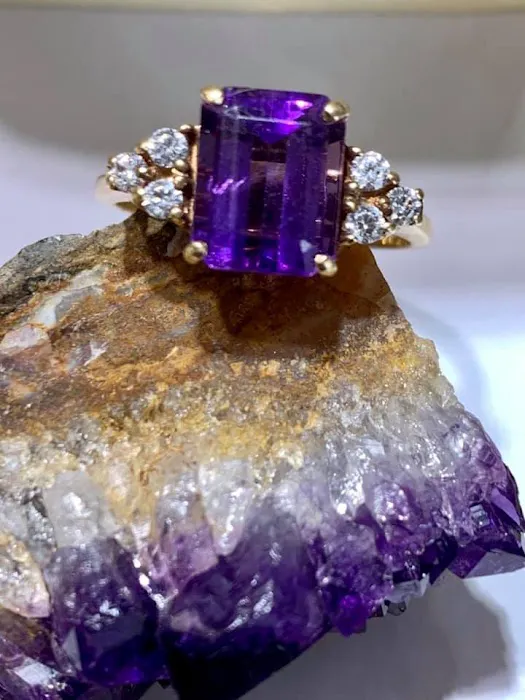 Henry's Jewelers 4