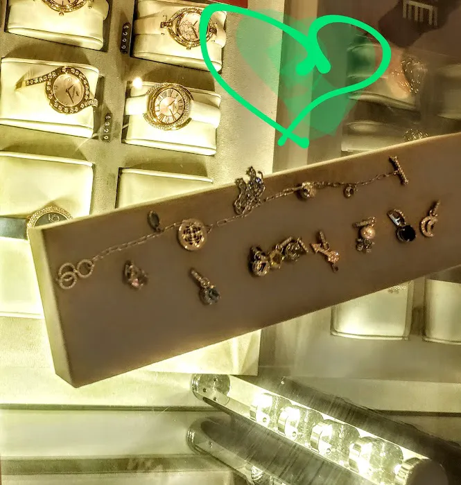 Swarovski 4
