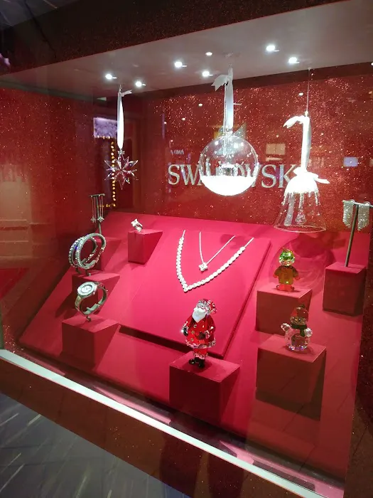 Swarovski 4