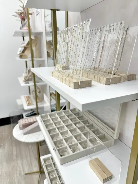LB Jewelry Permanent Jewelry & Ear Piercings / Curations 4