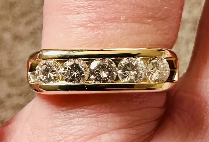 B & E Jewelers 4
