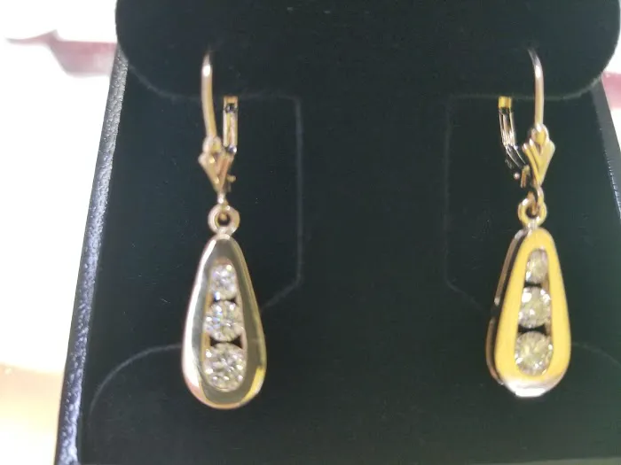 Y & V Jewelry Inc 4