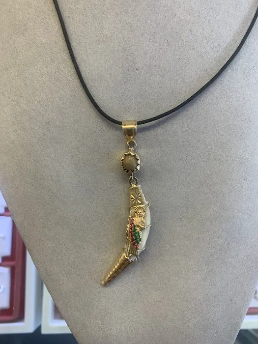 Joyeria Latina MP 4