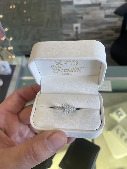 De'S Jewelers 4