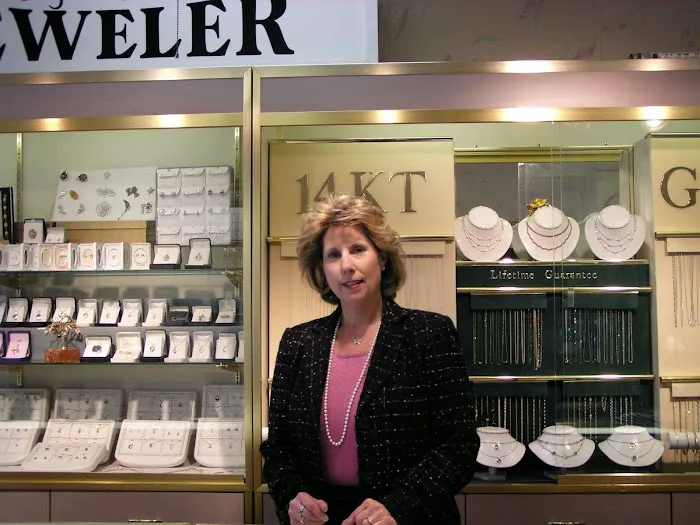 Hyde Park Jeweler 4