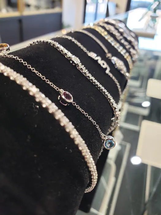 KM Jewelers 4