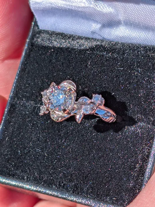 G & M Jewelers 4