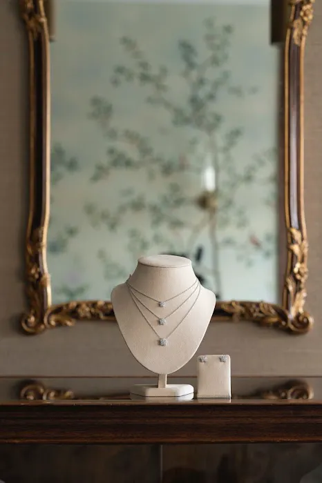 Famille Jewelers 5