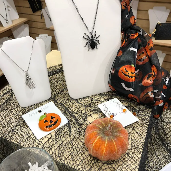 Michelle's Jewelry Studio 4