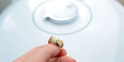 Effective Methods on How to Clean Rings with Embedded Gemstones Safely