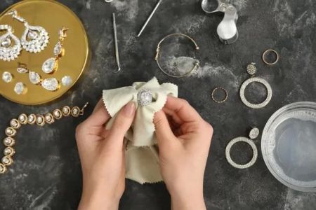 Effective Jewelry Cleaning Methods for Delicate Pieces to Preserve Their Beauty