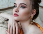 Effective Techniques for Cleaning Jewelry with Intricate Carvings Safely