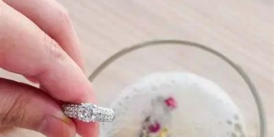 Best Jewelry Cleaning Solutions for Gemstones to Keep Them Sparkling