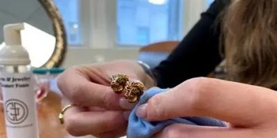 How to Clean Jewelry with Gold Plating Without Damaging It