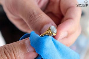 How to Clean Gemstone Bracelets and Necklaces: Safe Methods for Long-lasting Shine